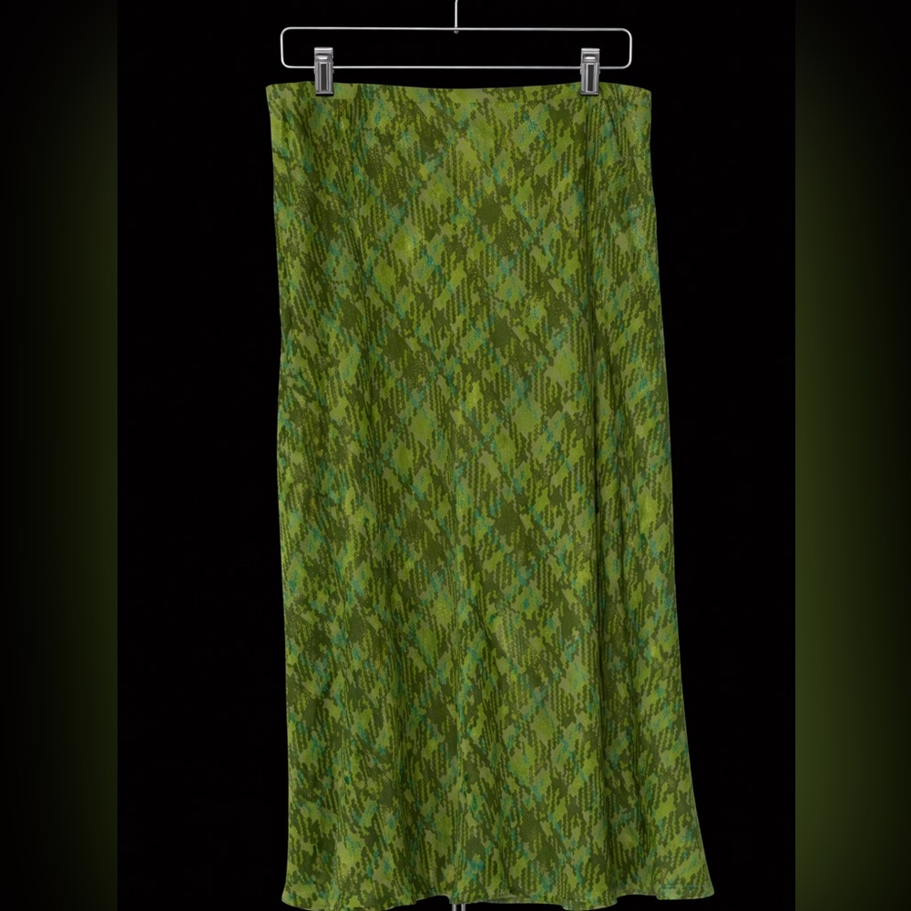 Venezia Jeans Clothing Co. Green Skirt  Size 14/16